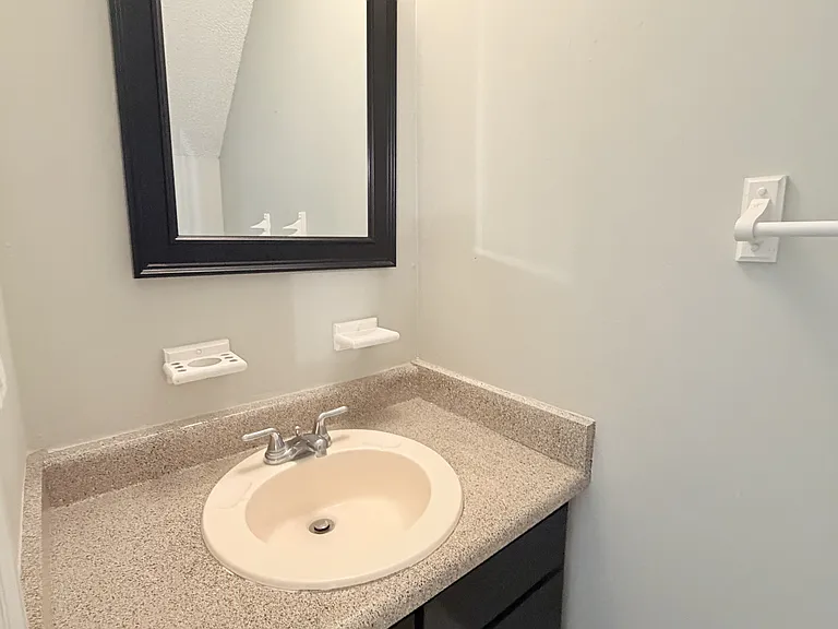 4 Coastal Ct #1 — Photo 7