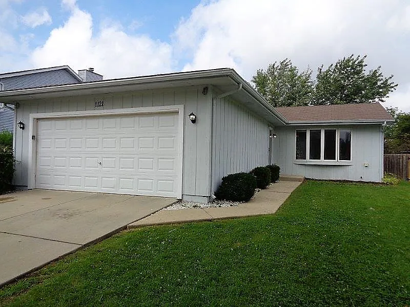 1121 Leawood Ct photo 1