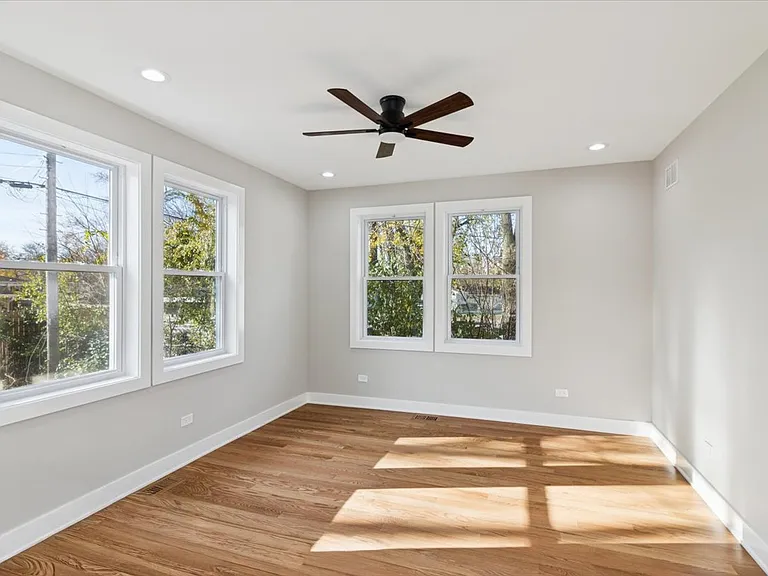 302 Hughes Ave — Photo 6