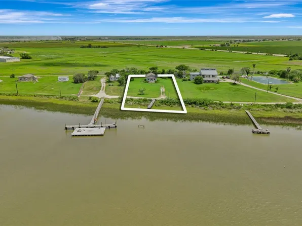 195 Wall Rd, Port Lavaca, TX 77979