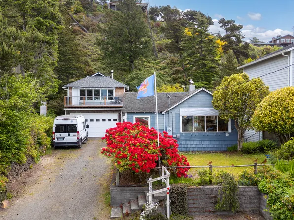 1745 Pearl St W, Tillamook, OR 97141