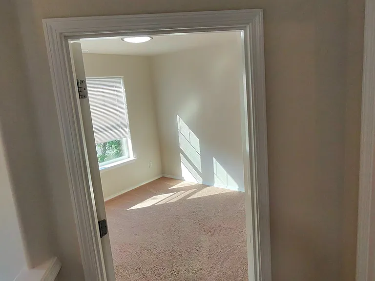 4137 Geranium Loop NE — Photo 14