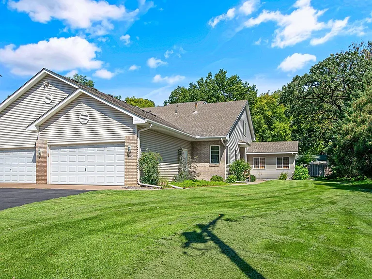107 County Road F W — Photo 39