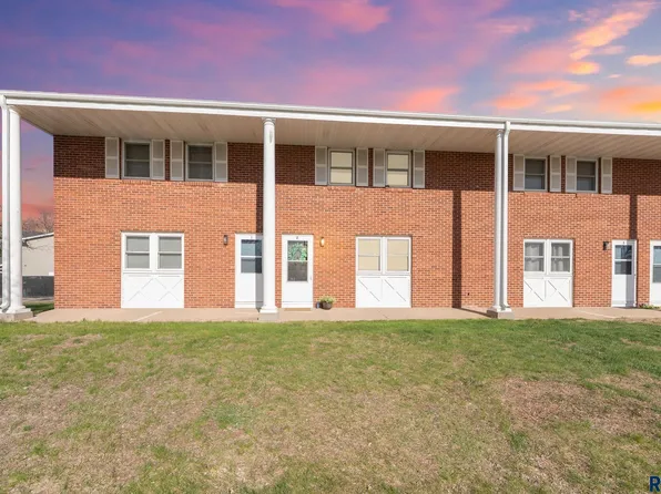 101 N Pipestone St Unit 2, Brandon, SD 57005