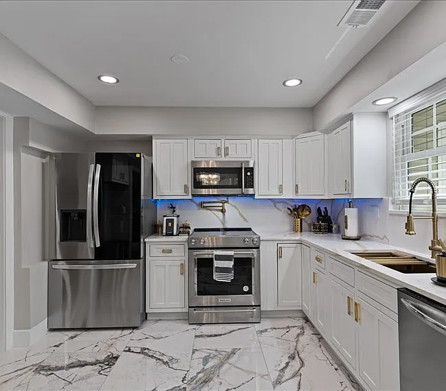 2875 Madeira Ct — Photo 30