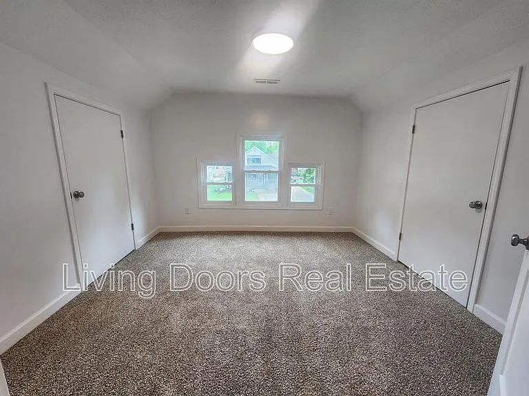 711 N 30th St #2 — Photo 10