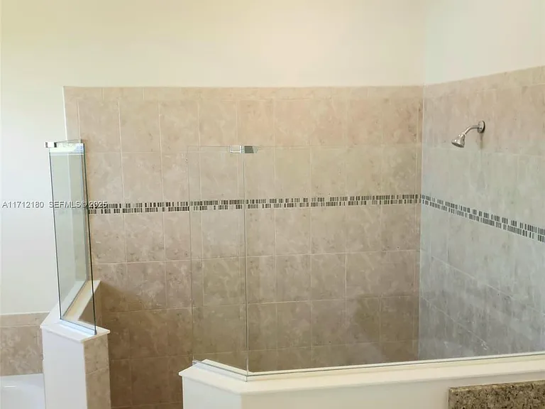 6555 Barbados Ct — Photo 21