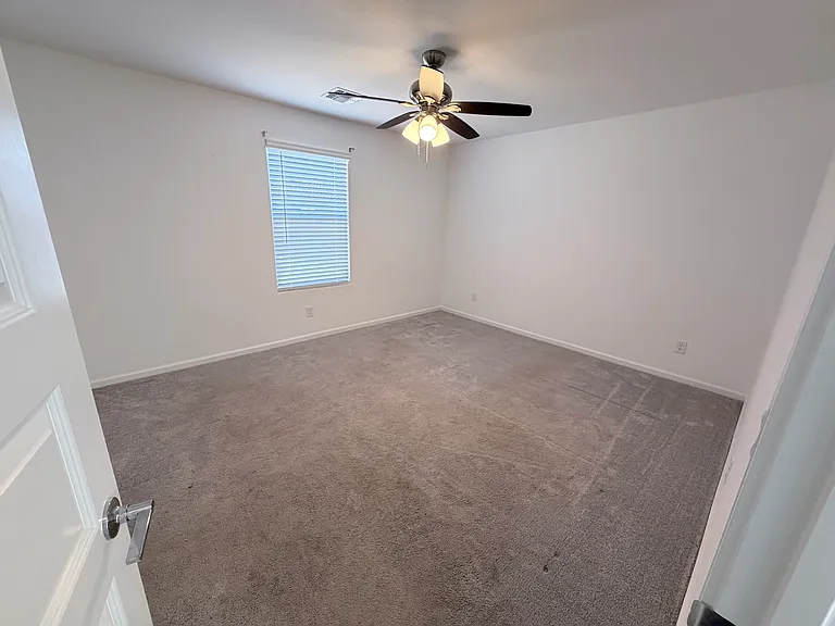 36535 W Mondragone Ln — Photo 10
