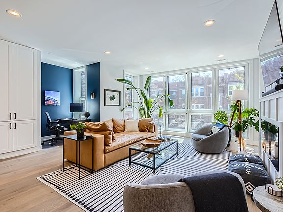 4th image of 1462 W Winnemac Ave #2