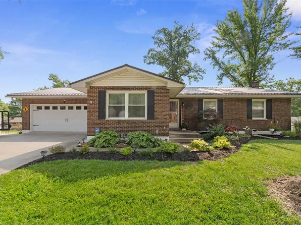 72 Lakeview Dr, Elsberry, MO 63343