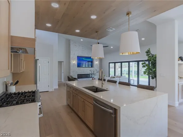 2548 Golfside Dr, Las Vegas, NV 89134