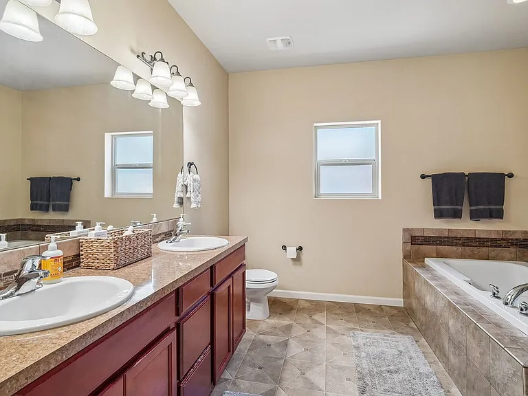 853 SW Norpoint Ct — Photo 24