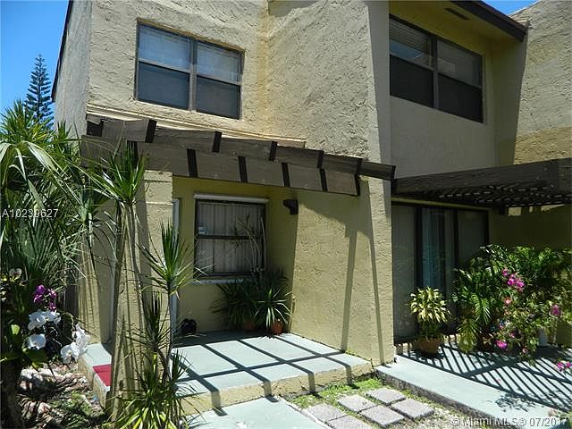 2nd image of 9980 NW 9th St Cir APT 101