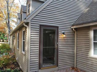 39 Balmoral Dr, Stratham, NH 03885