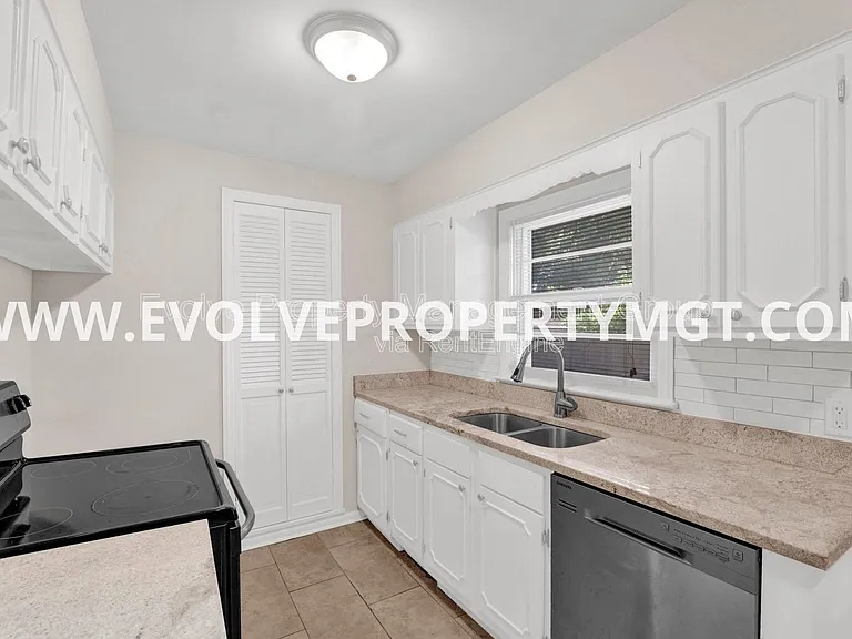 1257 Whitewater Rd — Photo 10