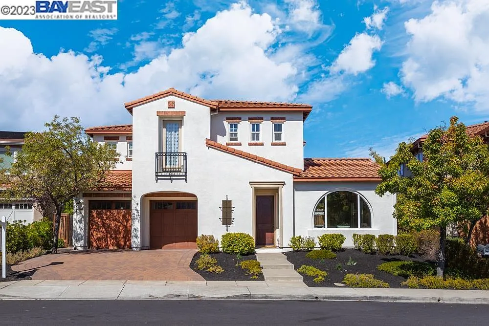 2542 Montreux St photo 1
