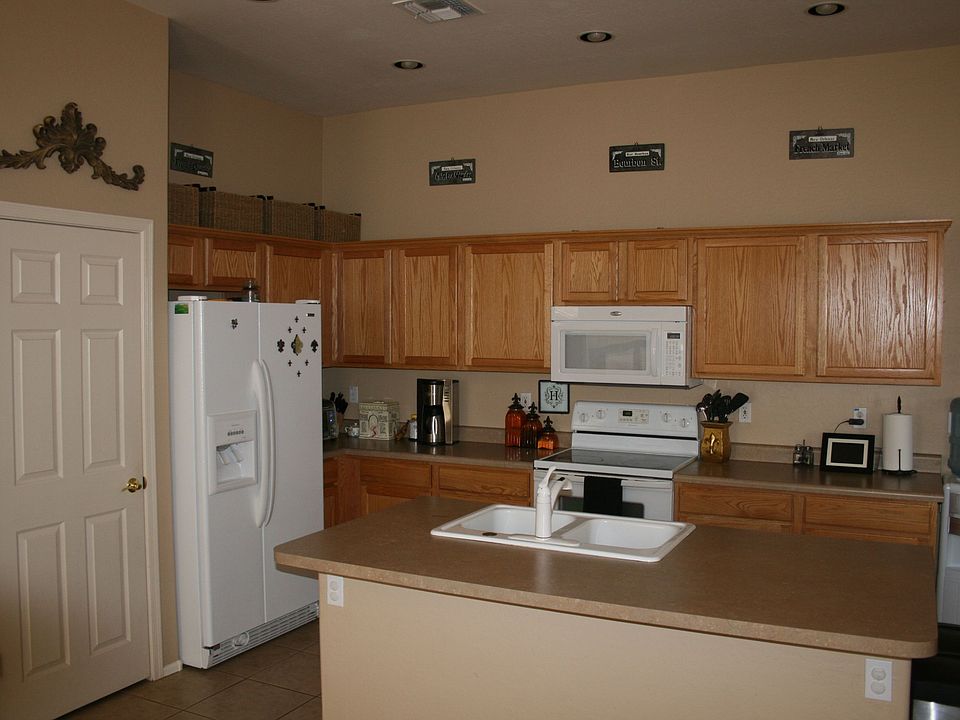 2nd image of 3703 S Soho Ln