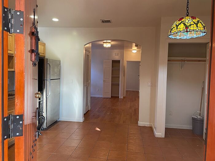 1st image of 133 Lincoln Ave #4