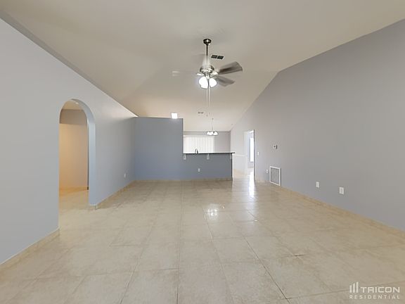 5th image of 828 Massy Ct