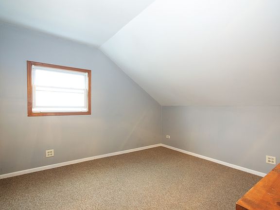 5th image of 9745 Marion Ave