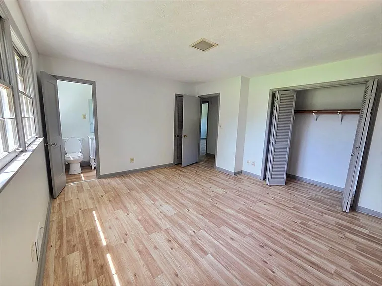 6684 Londonderry Dr — Photo 26