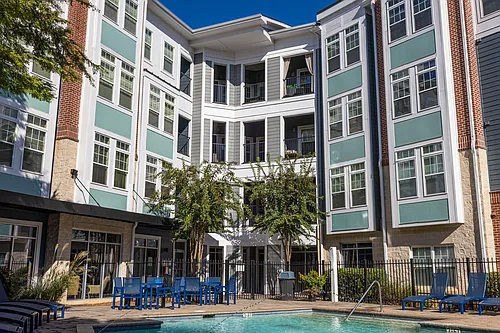 10 Perimeter Park Photo 1