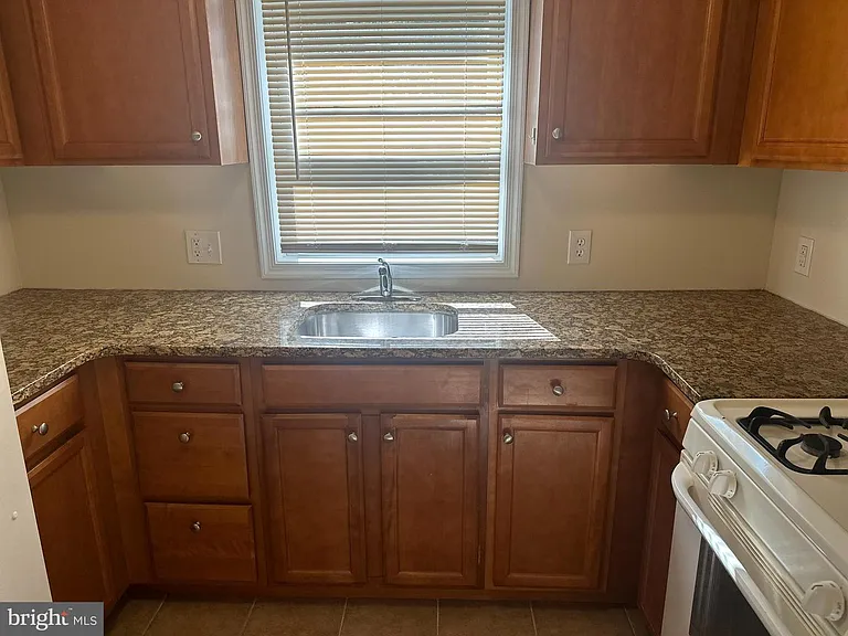 371 Easton Rd — Photo 8