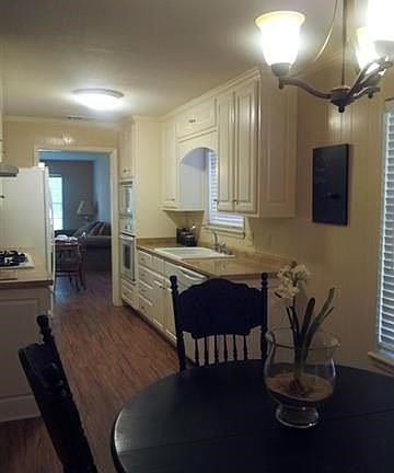 4th image of 825 Glasgow Dr