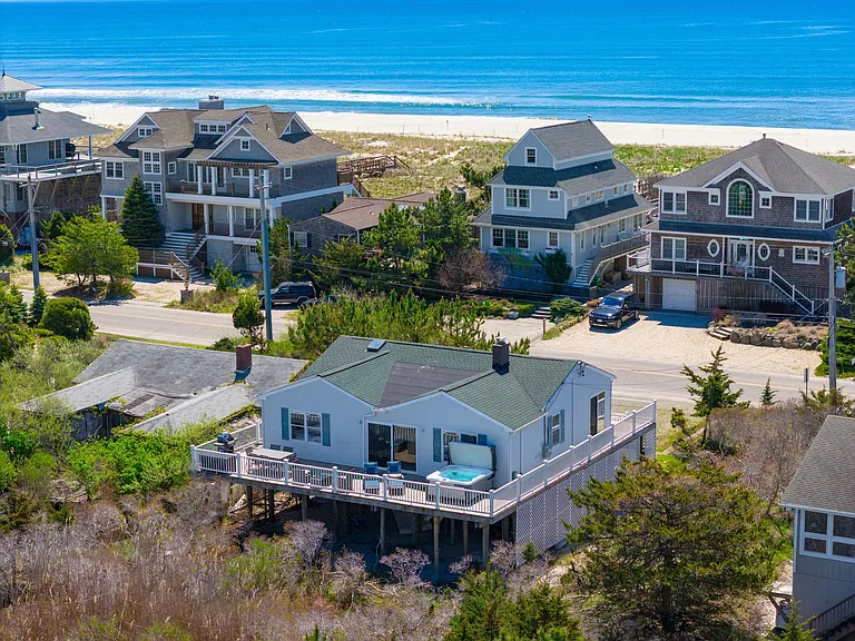 898 Dune Rd — Photo 27