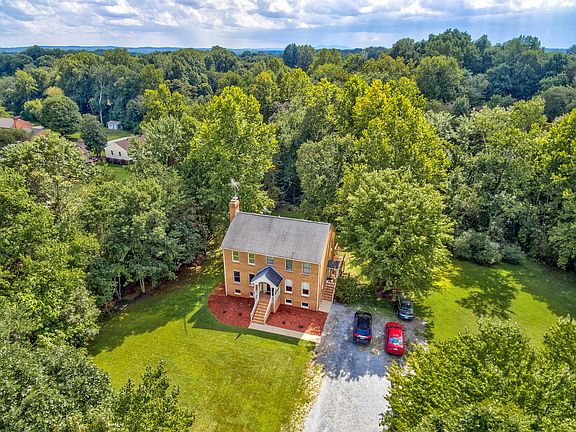3rd image of 234 New London Dr