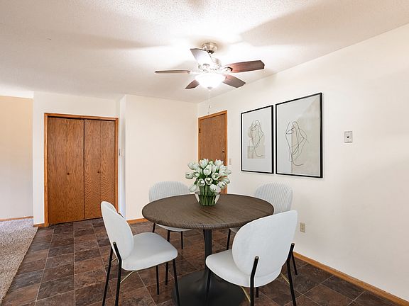 Fargo, ND Brookfield Apartments | 21A | Dining