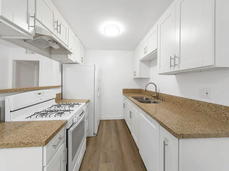 820 Pier Ave #1 — Photo 7
