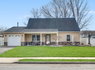 114 Starlight Rd, Howell, NJ 07731