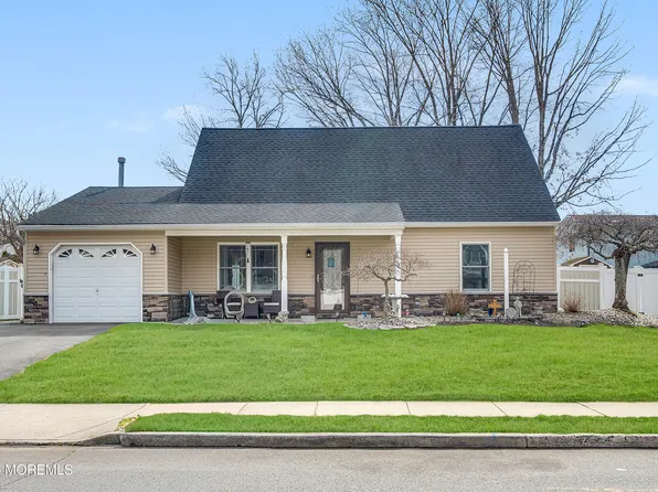 114 Starlight Road, Howell, NJ 07731