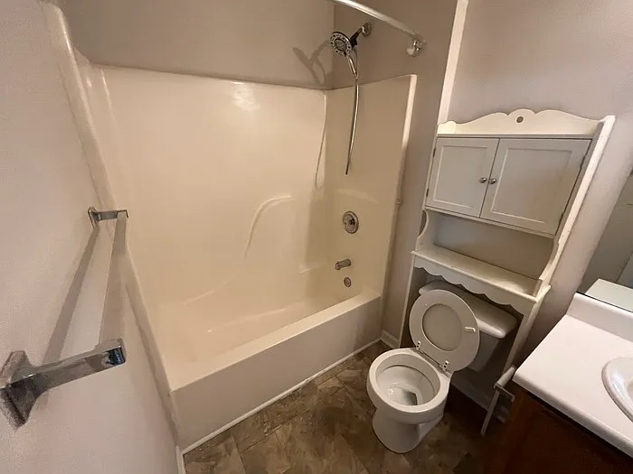3 bed, 2.0 bath, 1200 sqft, $1,950 — Photo 3