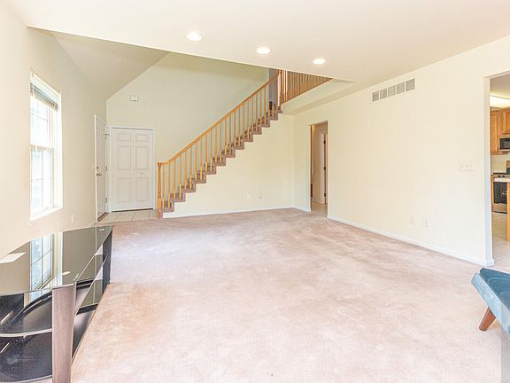 5th image of 4164 Boulder Pond Dr