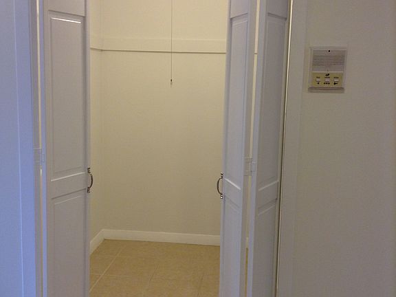 4th image of 1734 Commonwealth Ave
