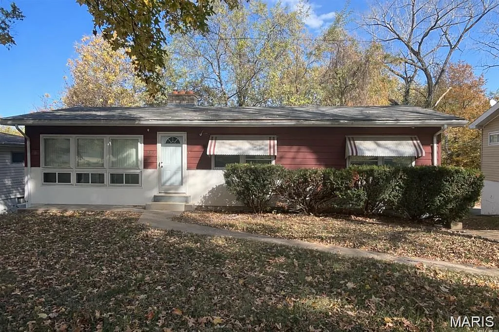 1212 Weleba Ave photo 1