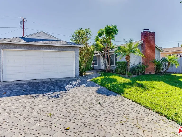 7858 Jamieson Ave — Photo 3