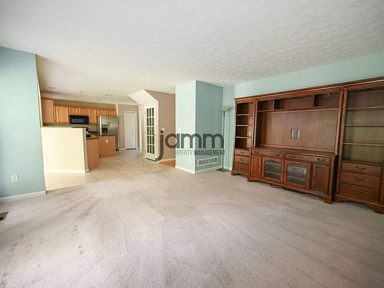 8728 Breckenridge Oval — Photo 15