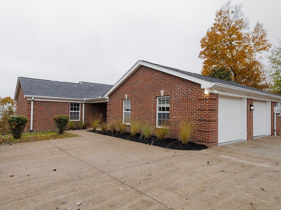 1st image of 301 Eisenhower Dr