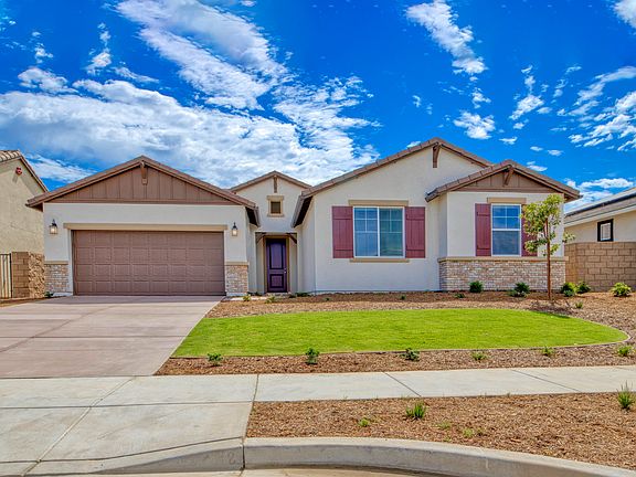 The Rosebud offers incredible curb appeal and front yard landscaping
