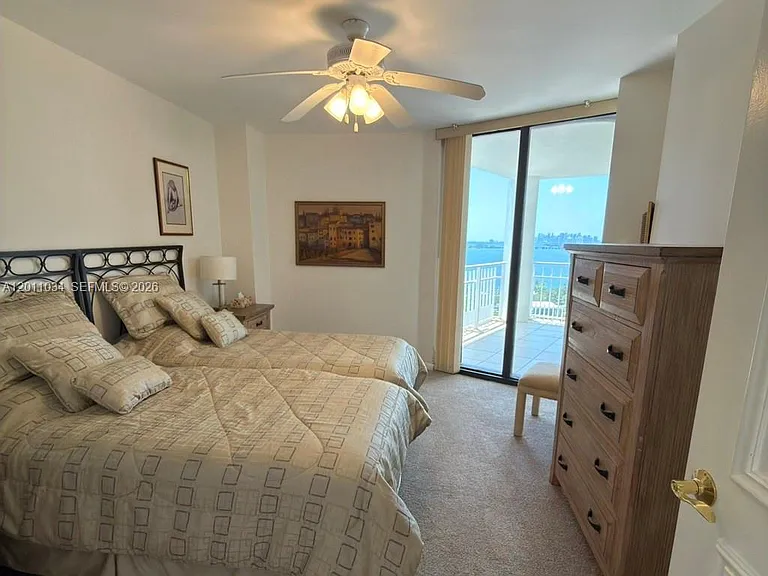 4000 Towerside Ter #1912 — Photo 24