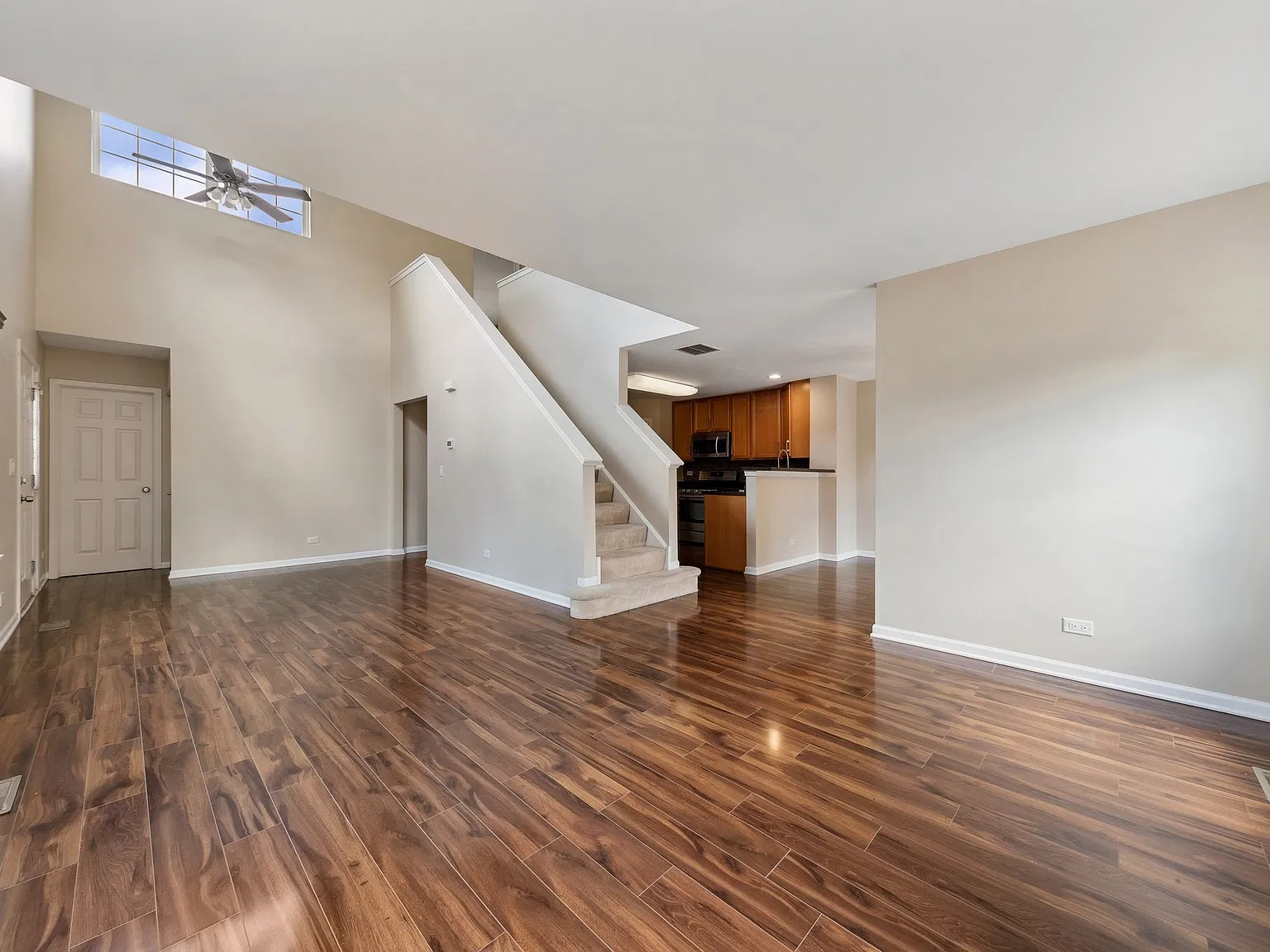 2 bed, 2.5 bath, 1468 sqft, $2,450 — Photo 4