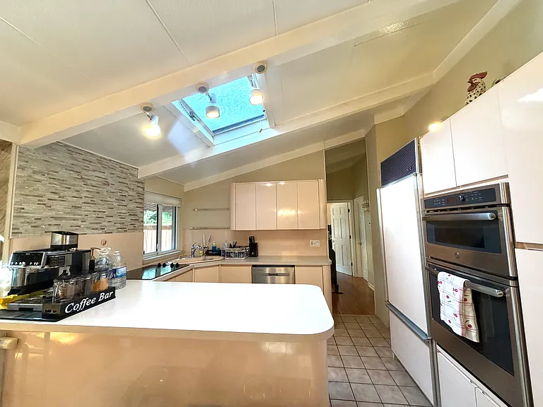 52 Deepdale Dr #1 — Photo 13