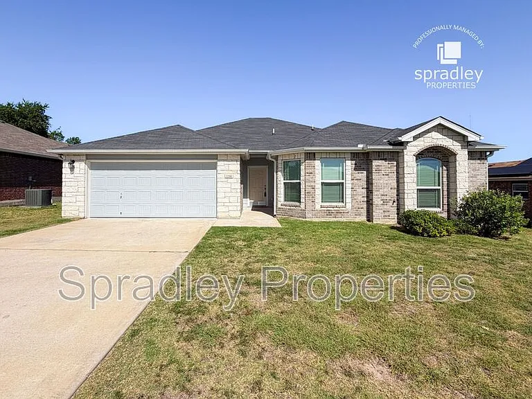 2214 Justice Dr — Photo 1
