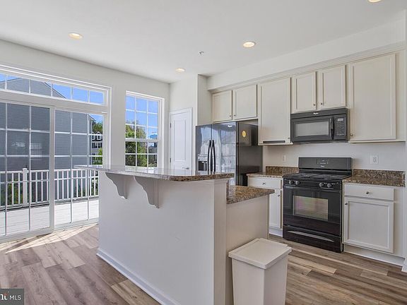 5th image of 43531 Wild Iris St