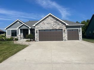1425 Warrior Run Dr, Norwalk, IA 50211