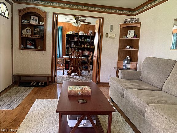5th image of 2818 Penny Ln