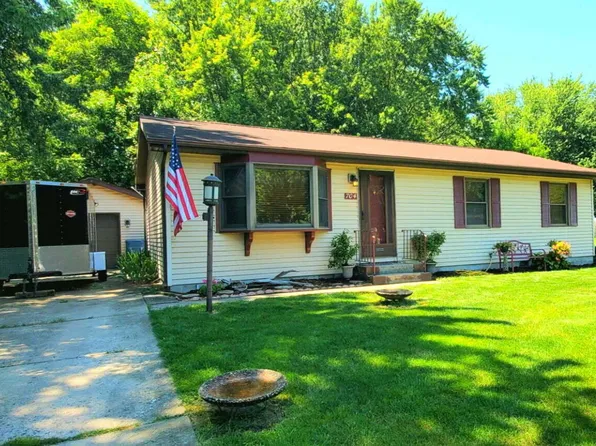 704 S 22nd St, Chesterton, IN 46304